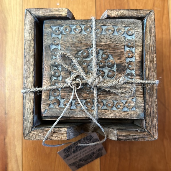 Hand carved tray and set of six coasters - Picture 4 of 4